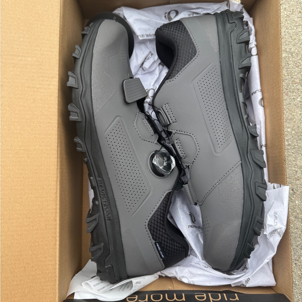 Men's Gray Pearl Izumi Mountain Bike Shoes